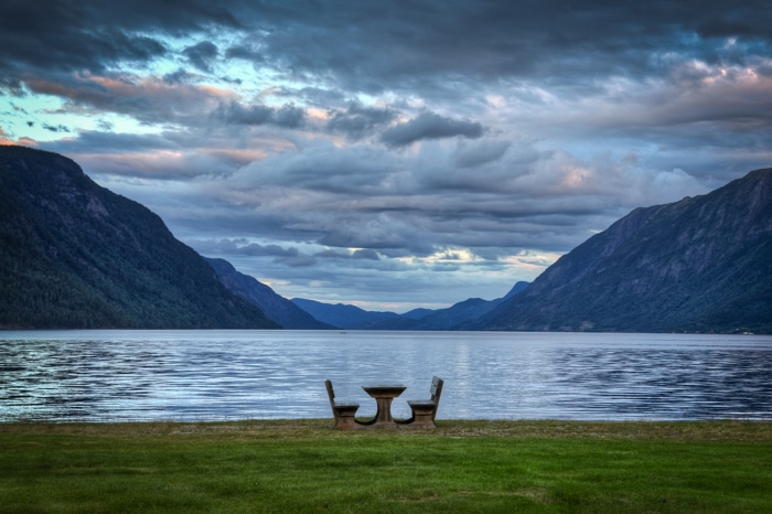Finn din drømmeplass for bobil, vogn eller telt. Med nærhet til Tinnsjøen og moderne serviceanlegg, ligger alt til rette for et komfortabelt og naturnært opphold hos oss.